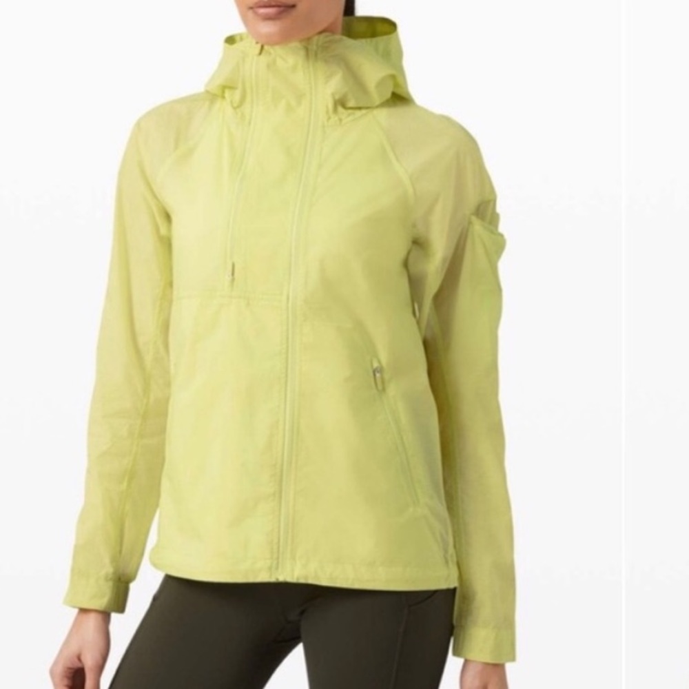 Lululemon on the trails jacket NEW size 8